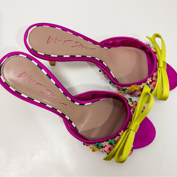 Betsey Johnson Neon 3D Floral Appliqué Open Toe Heels | Size 6.5 - Picture 9 of 15